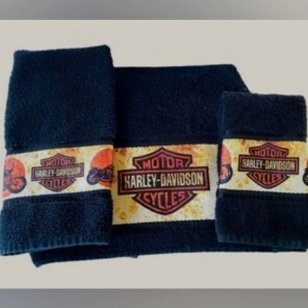 2 Harley Davidson towel sets and bathroom dispenser